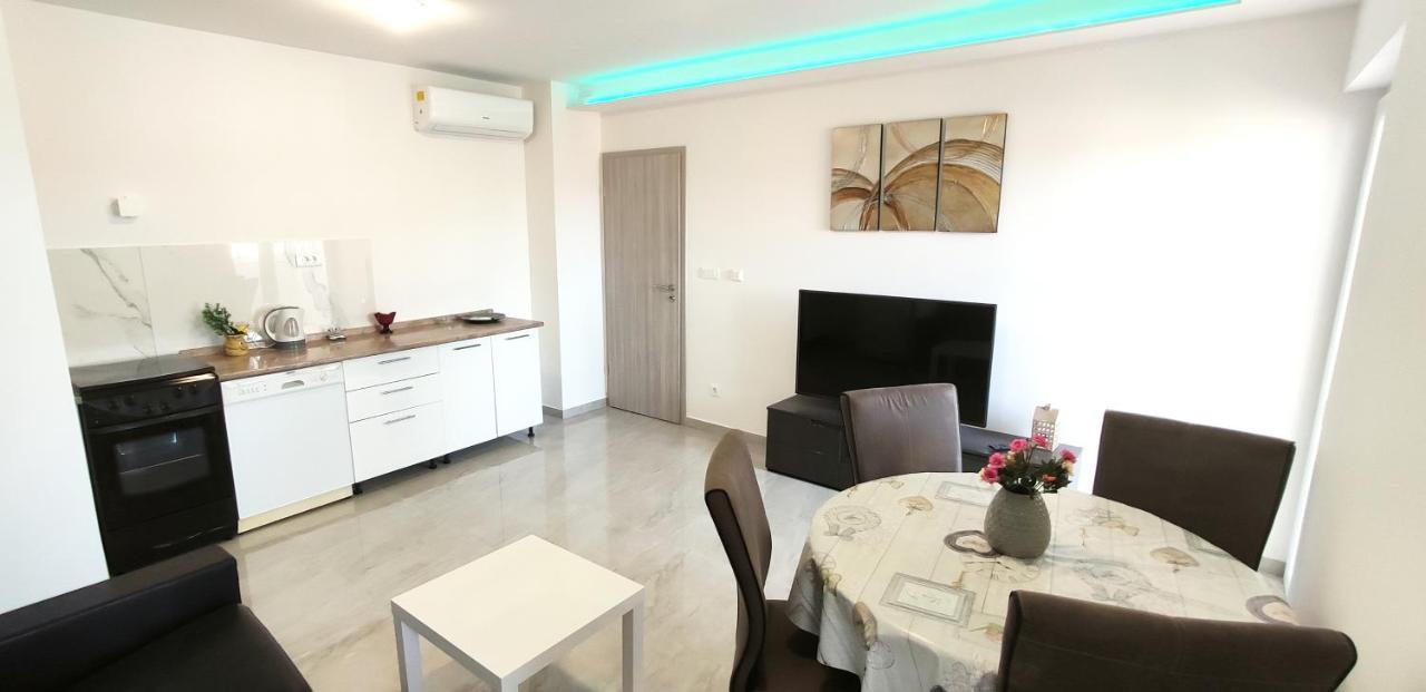 Apartment Dolores Makarska Kültér fotó